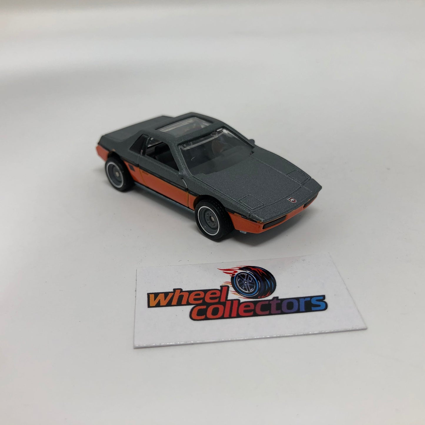 Pontaic Fiero 2M4 * Hot Wheels 1:64 scale Loose