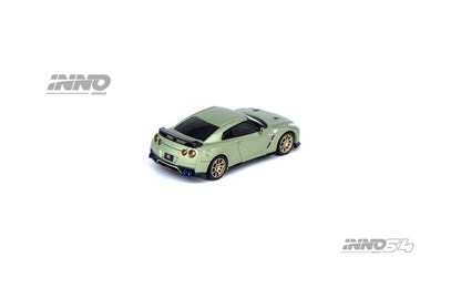 INNO64 1:64 Nissan GT-R (R35) in Millennium Jade