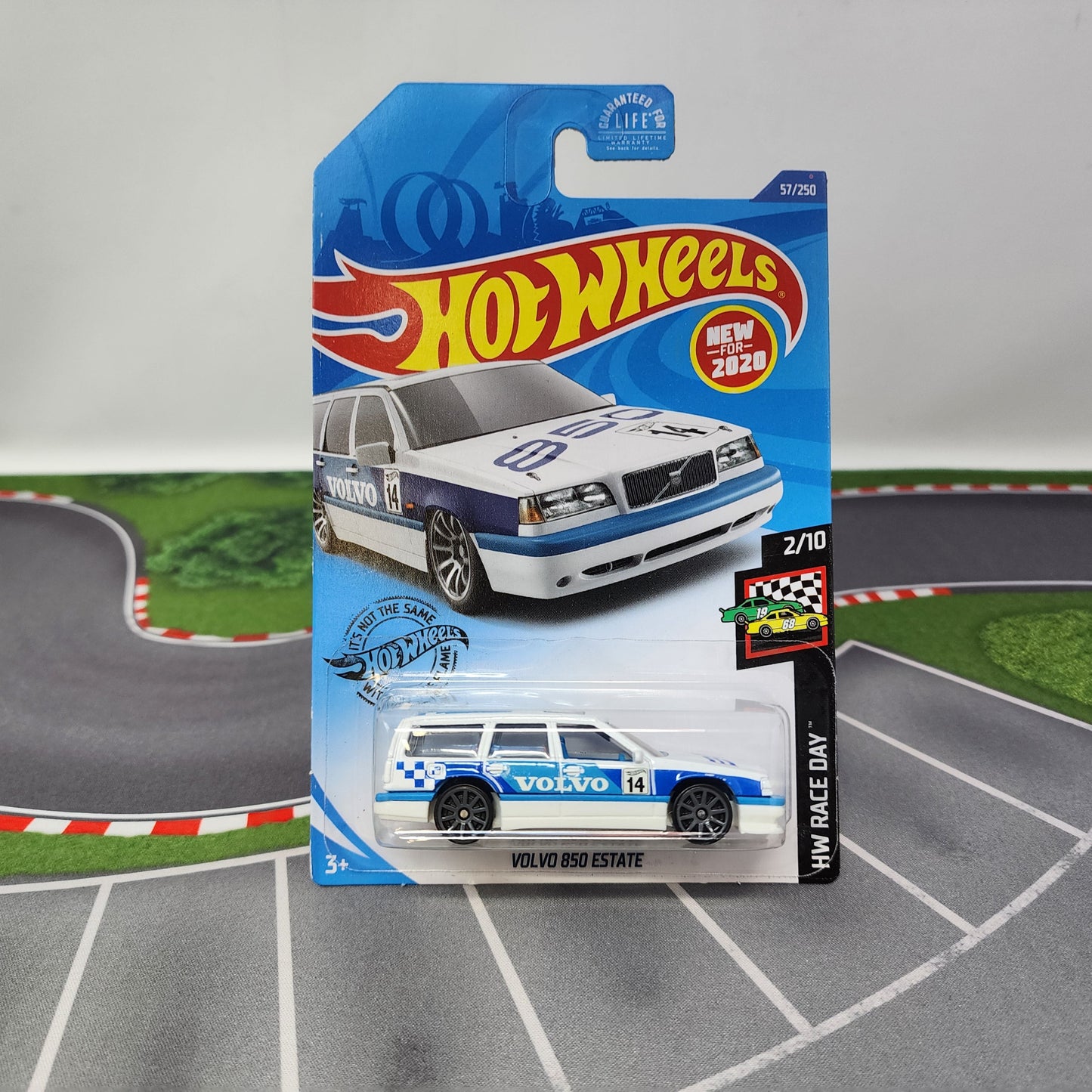 Volvo 850 Estate #57 * WHITE * 2020 Hot Wheels * NEW MODEL