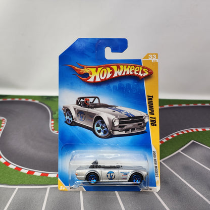 Triumph TR6 #33 * Silver * 2009 Hot Wheels