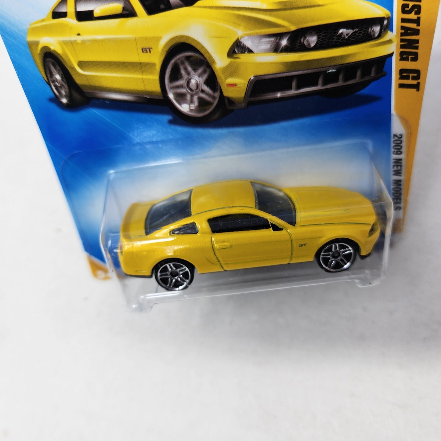 2010 Ford Mustang GT #41 * Yellow * 2009 Hot Wheels NEW MODELS