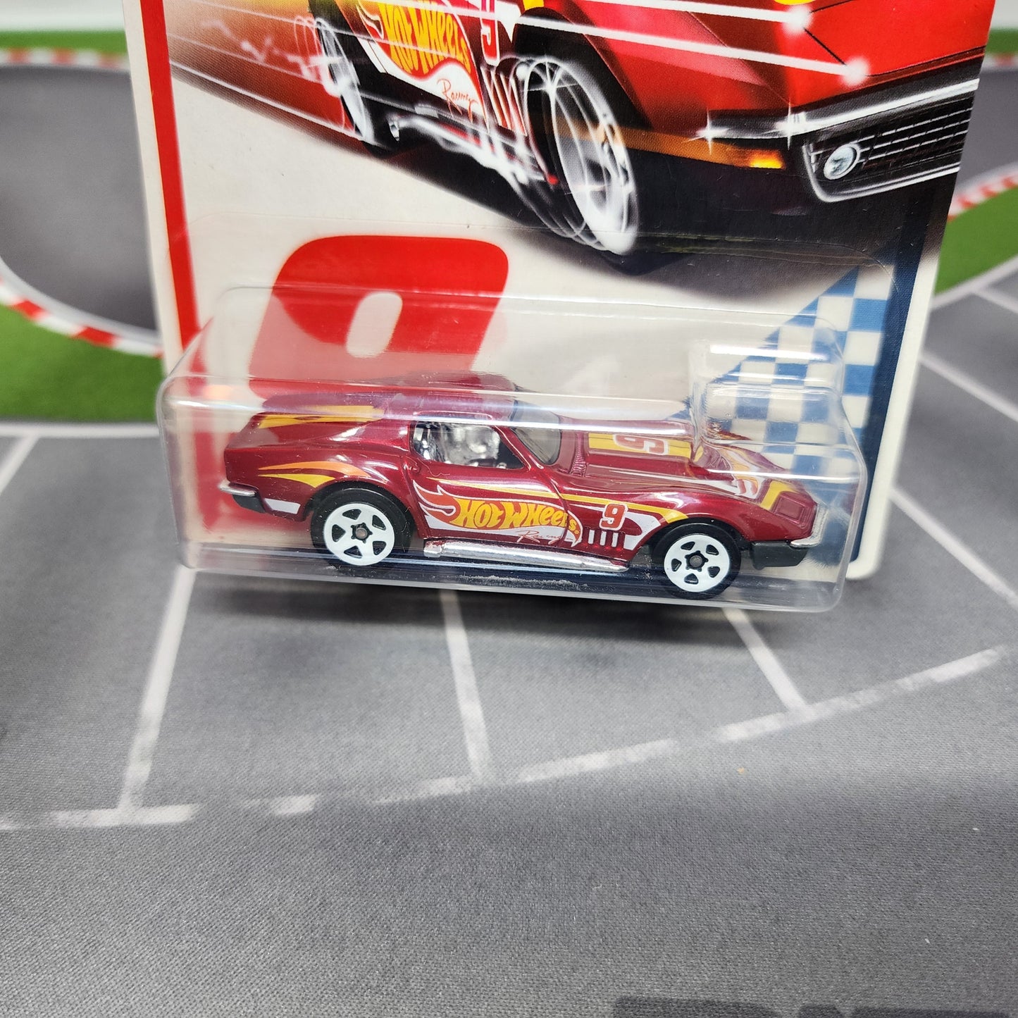 69 Corvette #9 * Hot Wheels Racing Circuit