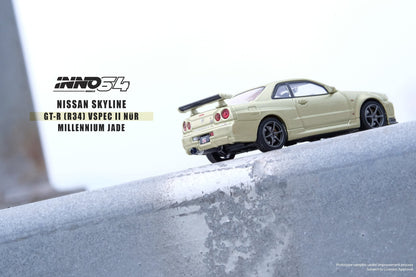 INNO64 1:64 Nissan Skyline GT-R (R34) V-Spec II N眉r in Millennium Jade