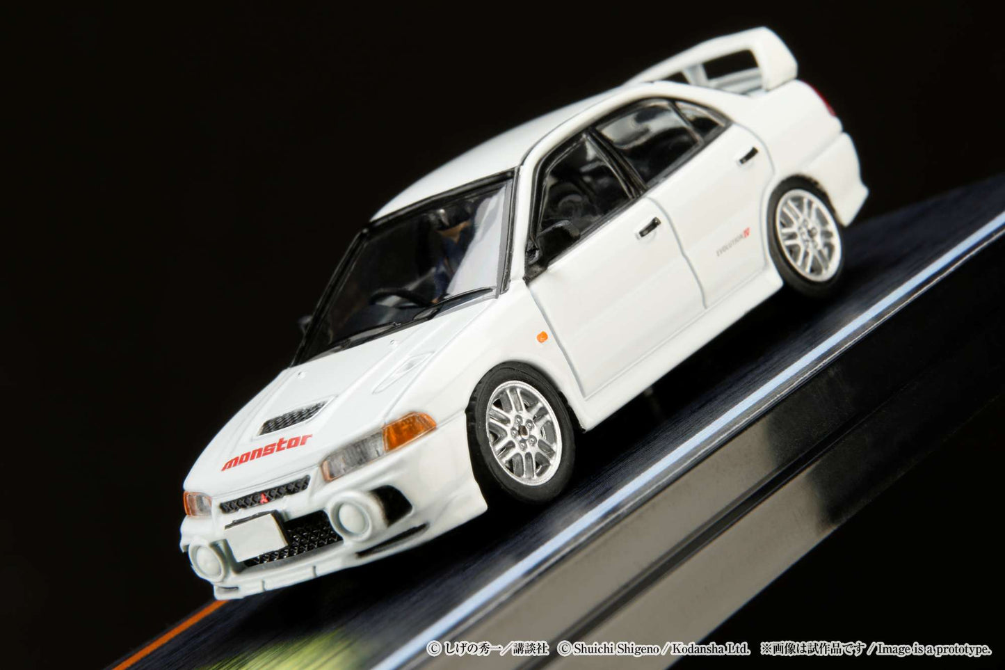 Hobby Japan 1:64 Mitsubishi Lancer RS Evolution 鈪?/ Initial D VS Takumi Fujiwara with Seiji Iwaki Figure