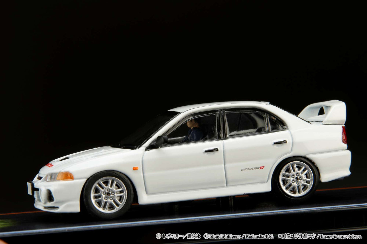 Hobby Japan 1:64 Mitsubishi Lancer RS Evolution 鈪?/ Initial D VS Takumi Fujiwara with Seiji Iwaki Figure