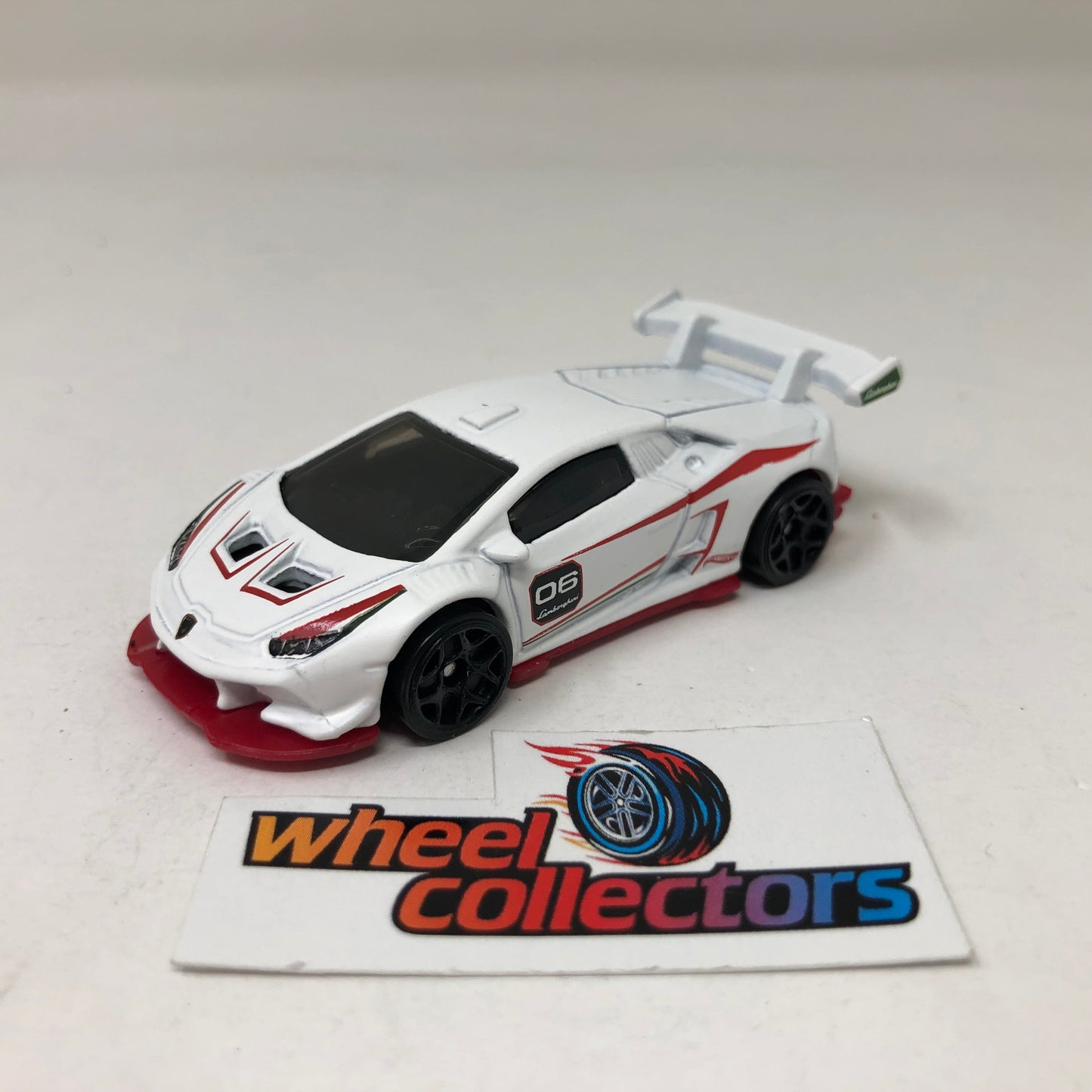 Lamborghini Huracan LP 620-2 Super Trofeo * White * Hot Wheels Loose 1:64 Scale