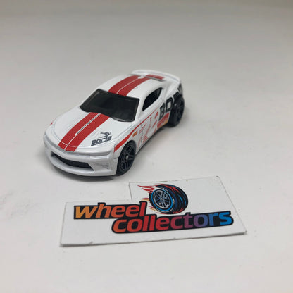 16 Camaro SS * White * Hot Wheels Loose 1:64 Scale