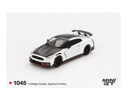 MINI GT 1:64 Nissan GT-R NISMO 2024 in Brilliant White Pearl